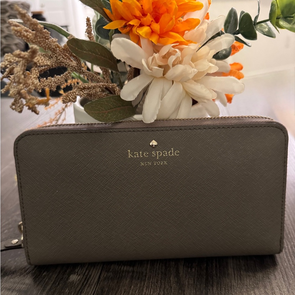 Kate Spade Gray Large Continental Zip-Around Wallet